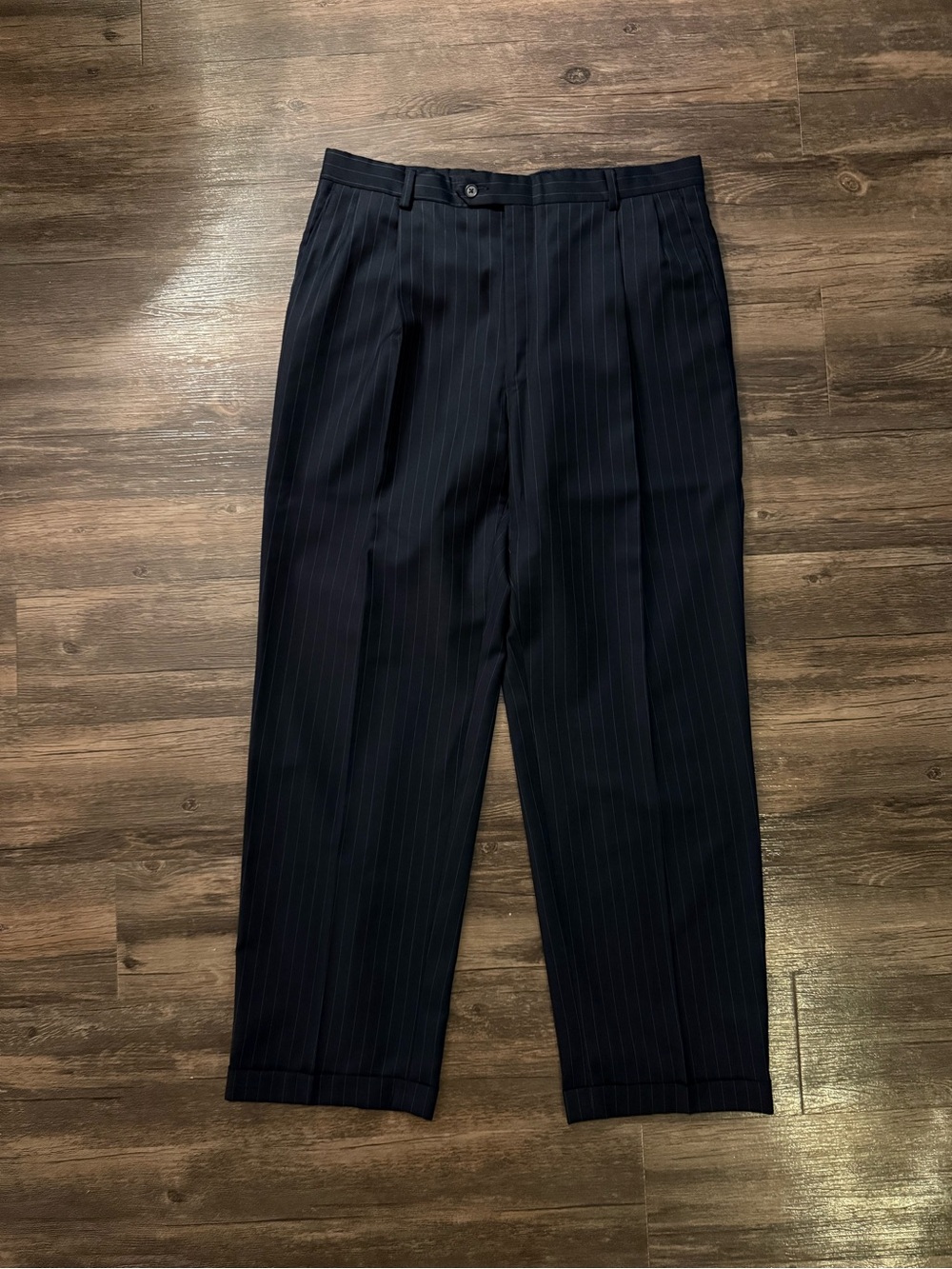 Vintage navy pinstripe suit - Picture 3 of 3